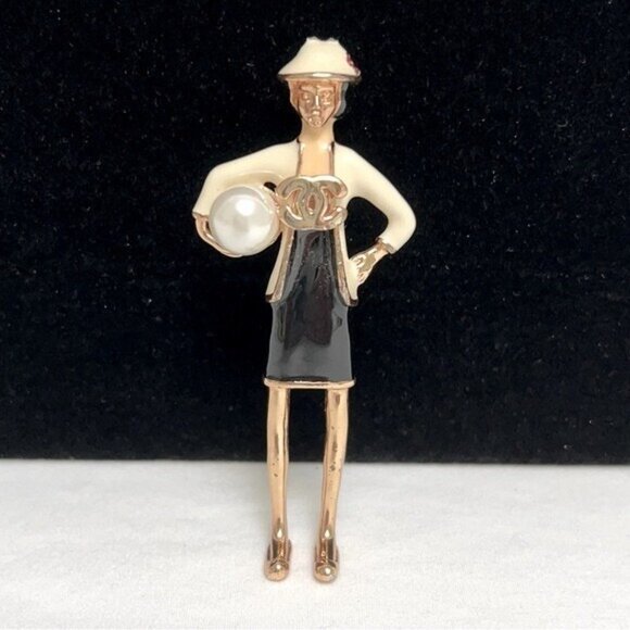 Chanel Madame Coco Chanel Figure - Picture 3 of 9